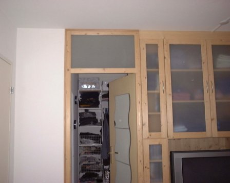 Begehbarer Schrank aus Tanne / Fichte